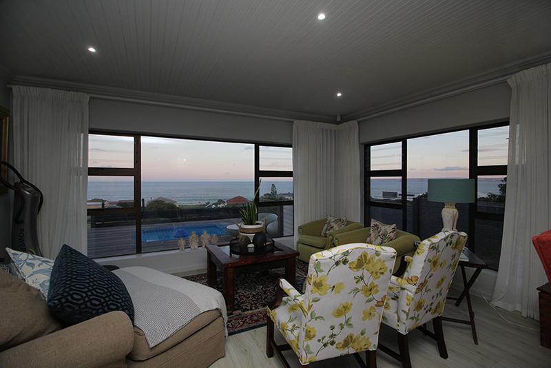 6 Bedroom Property for Sale in Reebok Western Cape